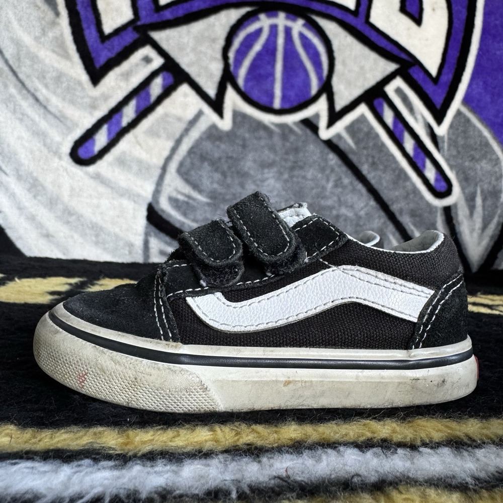 Size 6c - Vans Old Skool V Skate Shoe - Toddler babys shoe BLACK/WHITE